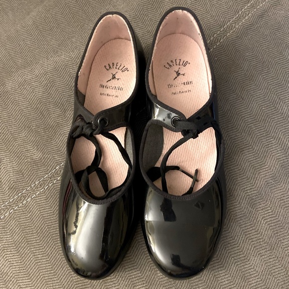 Capezio Shuffle Tap Shoes - Picture 2 of 3